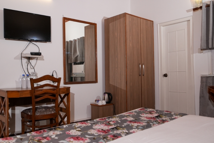 Neelesh Inn